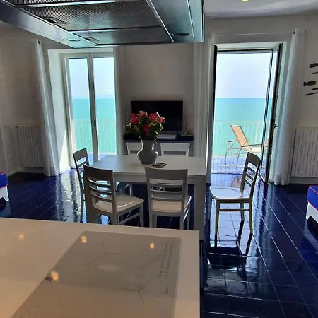 Nel Blu Dipinto Di Blu *