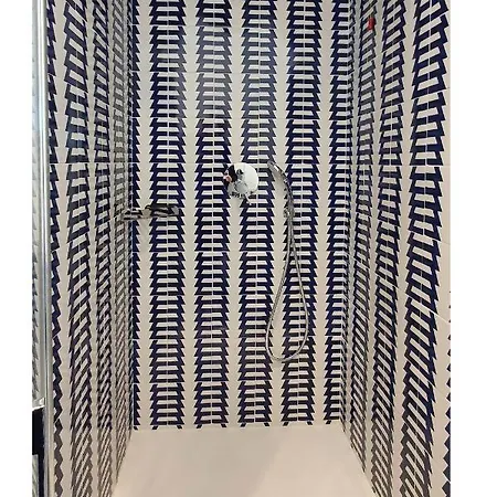 Willa Nel Blu Dipinto Di Blu