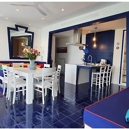 Nel Blu Dipinto Di Blu